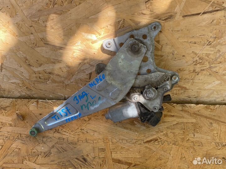 Стеклоподьемник задний левый Toyota ist NCP60