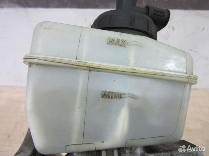 Цилиндр тормозной главный Renault Duster