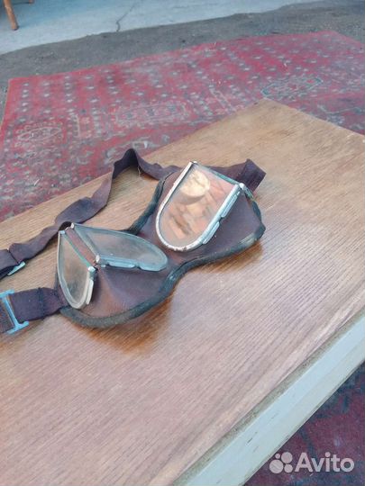 Очки защитные старинные