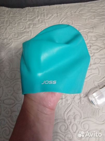 Шапочка, купальник и очки для бассейна