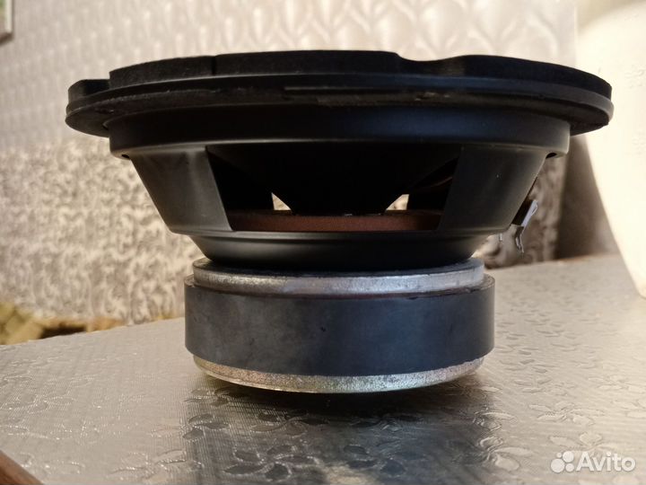 Динамик для сабвуфера