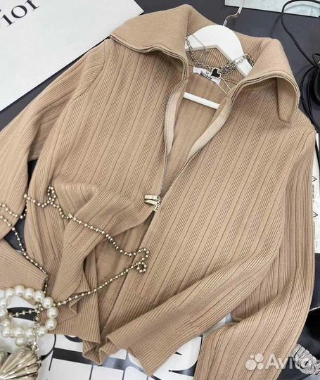 Женский джемпер на молнии