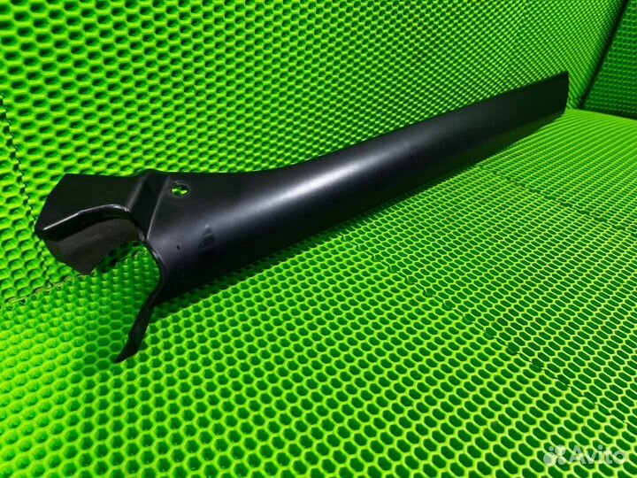 Молдинг лобового стекла правый Land Rover Range