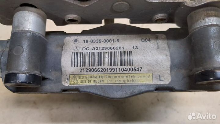 Петля капота Mercedes E W212, 2011