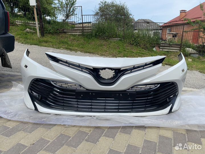 Передний бампер toyota camry 70