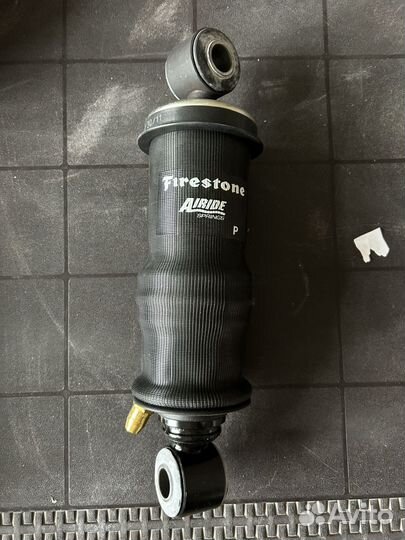 Амортизатор кабины задний с пневмо Ивеко Стралис