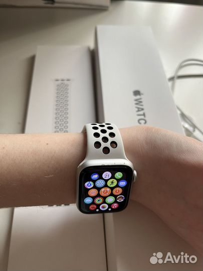 Смарт-часы Apple Watch SE (2nd Gen) 40mm Silver