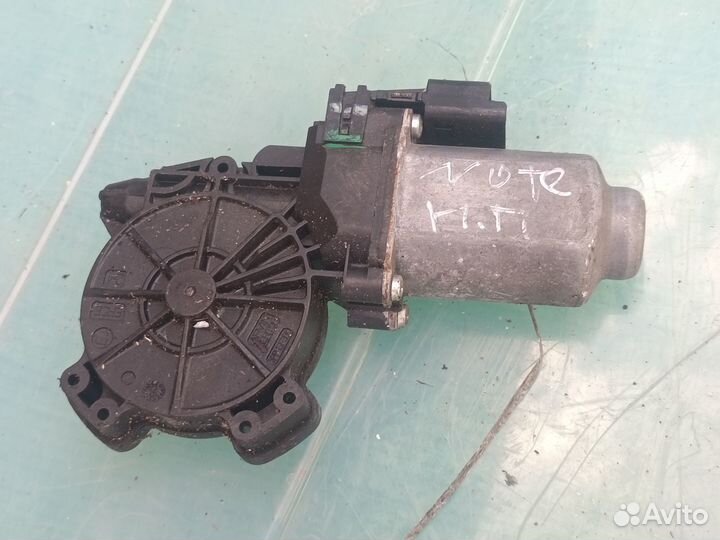 Nissan Nоte передний правый моторчик стеклоподъёмн