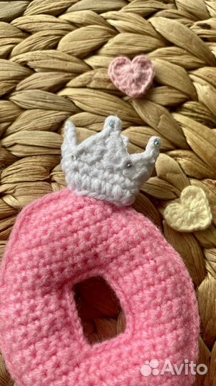 Вязаная цифра 8 декор