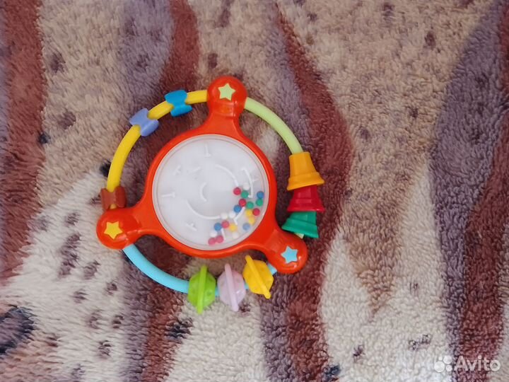 Пирамидка и погремушка