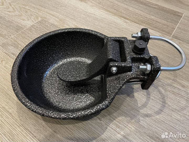 Поилка чугунная melasty