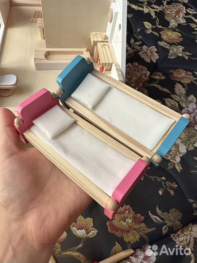 Деревянный домик для кукол