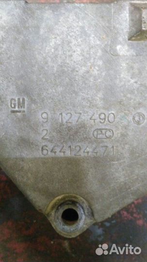 Кронштейн двигателя правый Opel Corsa C Z14XEP