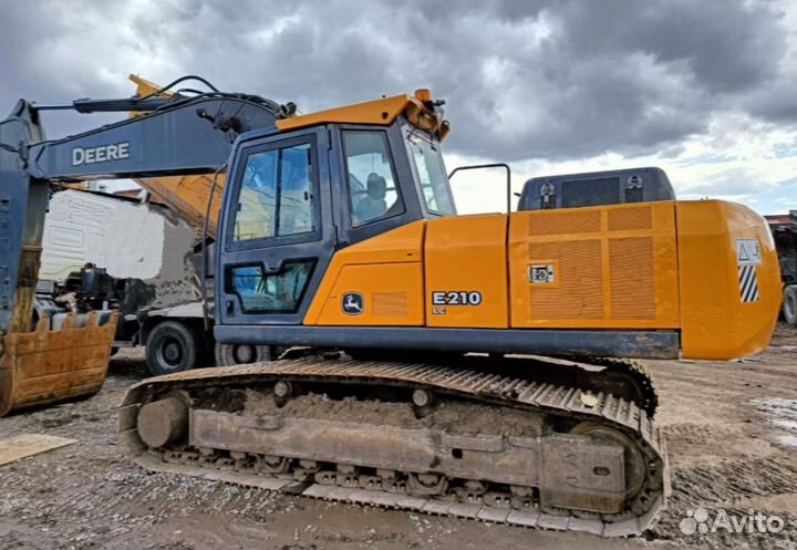 Гусеничный экскаватор Hitachi ZX330LC-5G, 2014