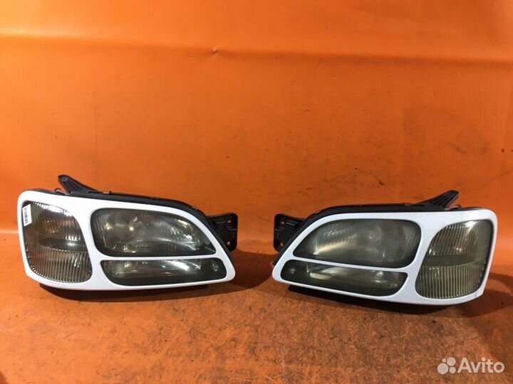 Фары Subaru Legacy Wagon BH5