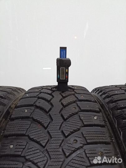 Bridgestone Blizzak Spike-01 225/65 R17