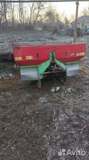 Разбрасыватель удобрений