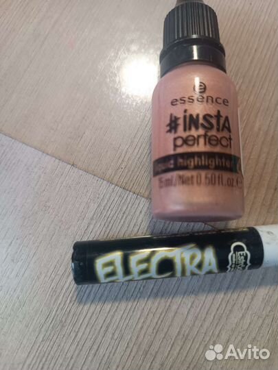 Косметика пакетом: сухой шампунь, кисти, лак