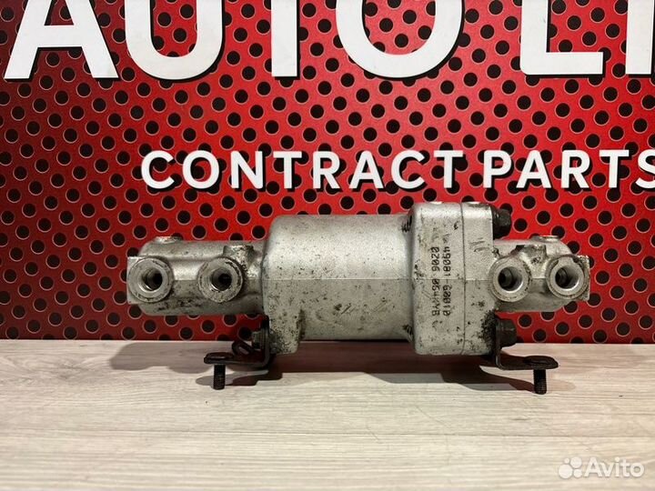 Компрессор пневмоподвески Toyota Land Cruiser 200