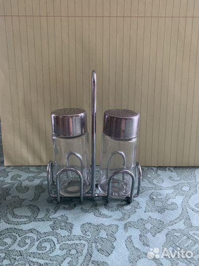 Солонка и перечница