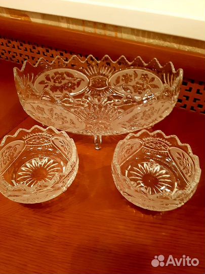 Ваза для фруктов на ножке и 2 вазочки