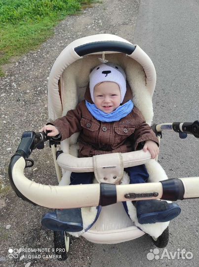 Стульчик для кормления и коляска