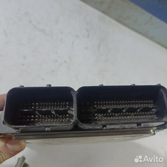 Блок управления двс Volkswagen Golf 6 2009-2013