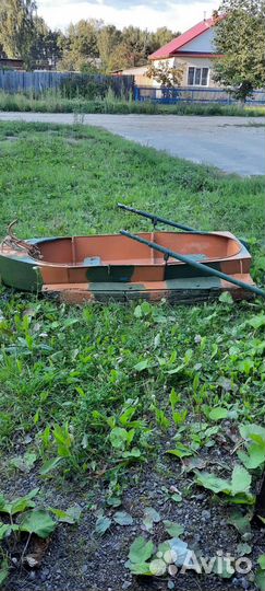 Лодка вёсельная