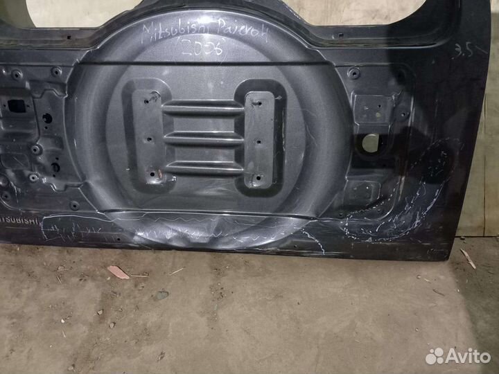 Крышка дверь багажника Mitsubishi Pajero 4