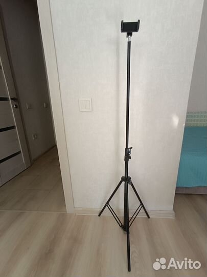 Штатив JBH HD61819 с блютуз пультом