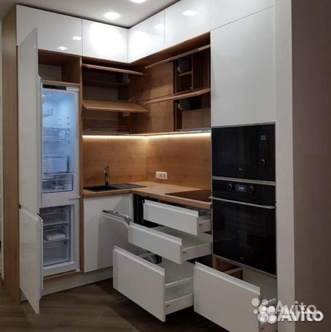 Кухонный гарнитур угловой под встраиваемую технику