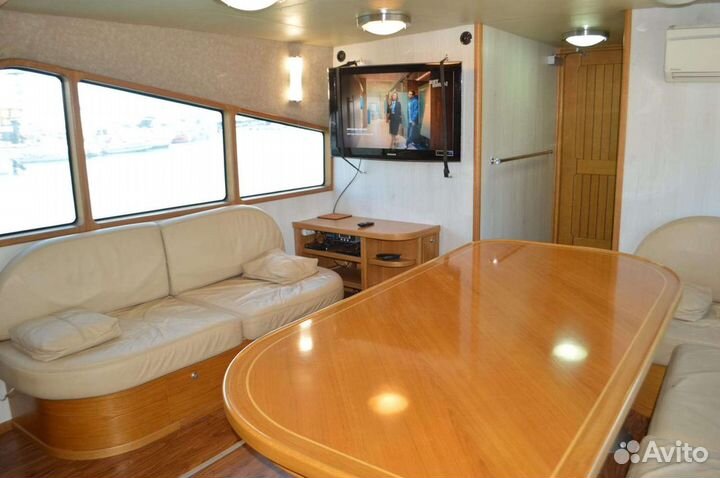 Прогулочное судно