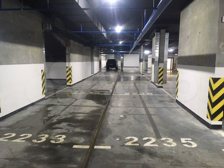 Машиноместо, 30 м²