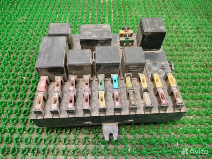 Блок предохранителей Лада 2110 2004