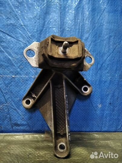 Крепление кпп левое Nissan Almera G15 K4M