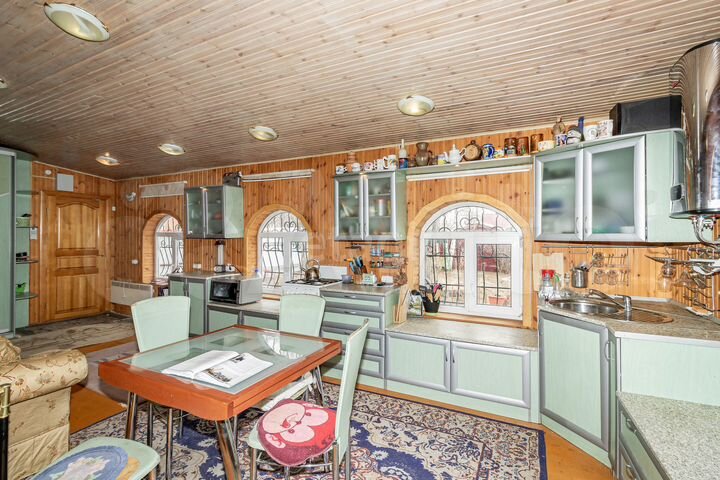 Дом 100 м² на участке 7,9 сот.