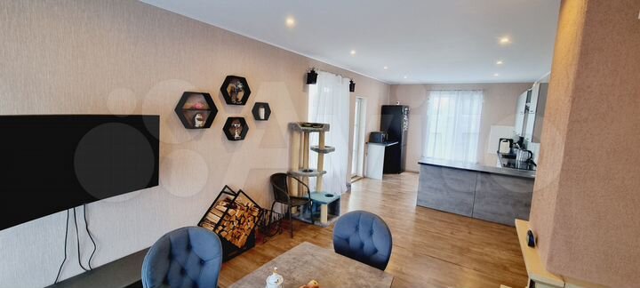 Коттедж 182 м² на участке 7 сот.