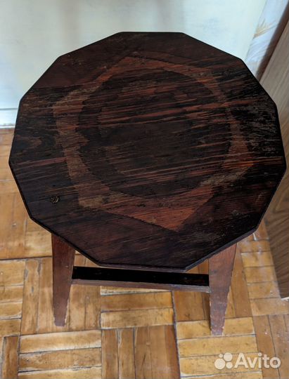 Подставка для цветов деревянная