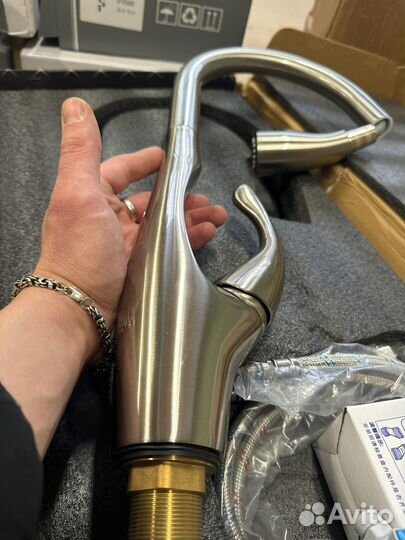 Смеситель для кухни с гибким изливом