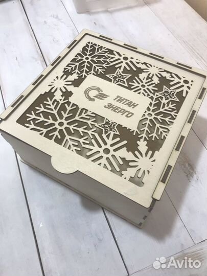 Коробки из дерева для подарков