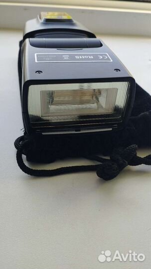 Фотовспышка Neewer TT560