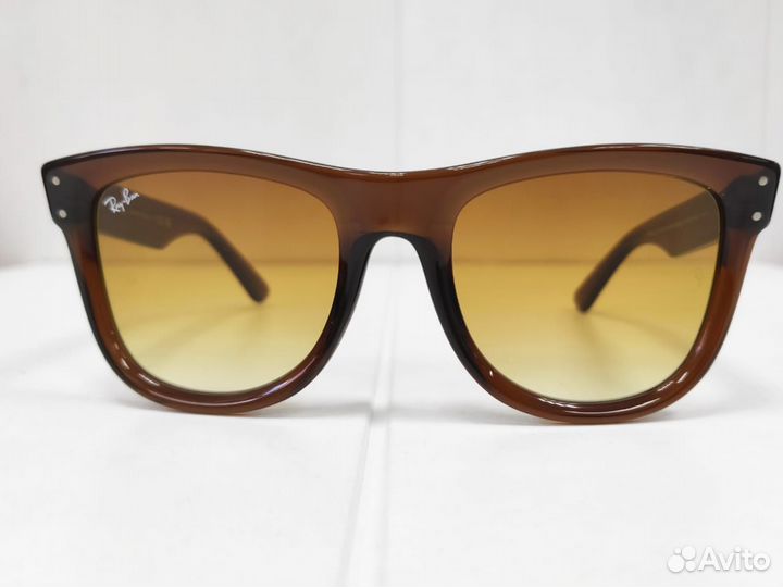 Солнцезащитные очки Ray-Ban Wayfarer Reverse