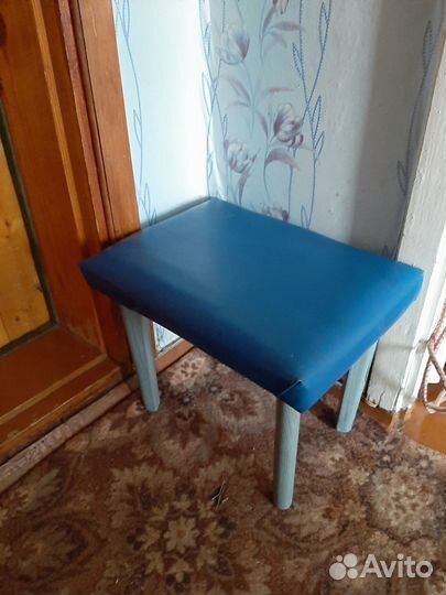 Стульчик для прихожей