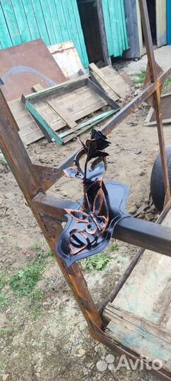 Кованная роза в туфлях