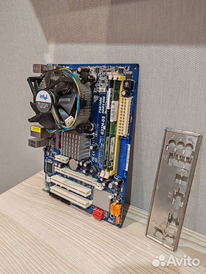 Материнская плата с процессором и памятью