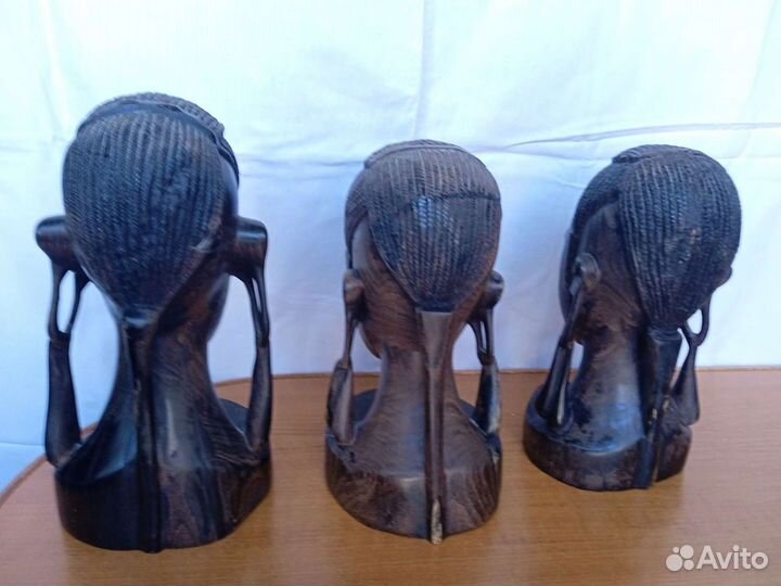 Эбеновые фигуры из чёрного дерева
