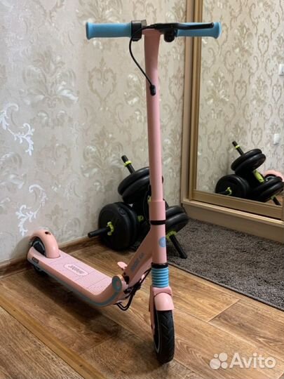Электросамокат детский Ninebot Zing E8 розовый