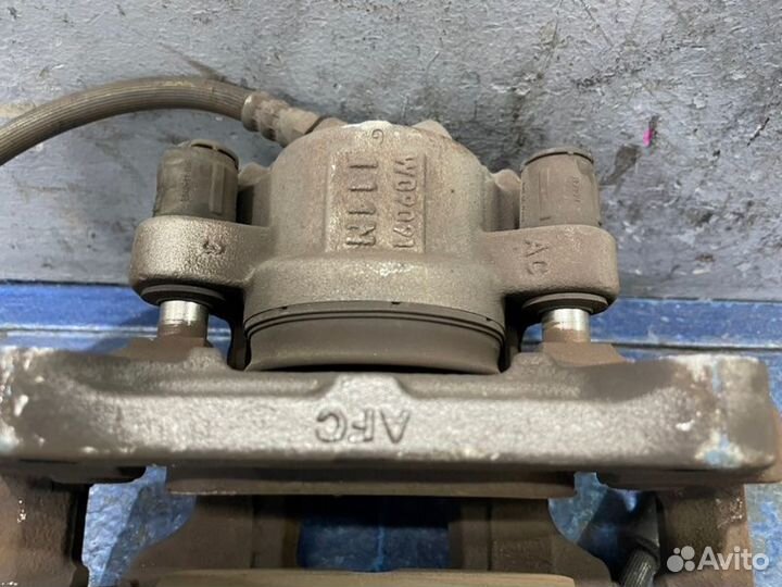 Суппорт передний правый Bmw 1 F20