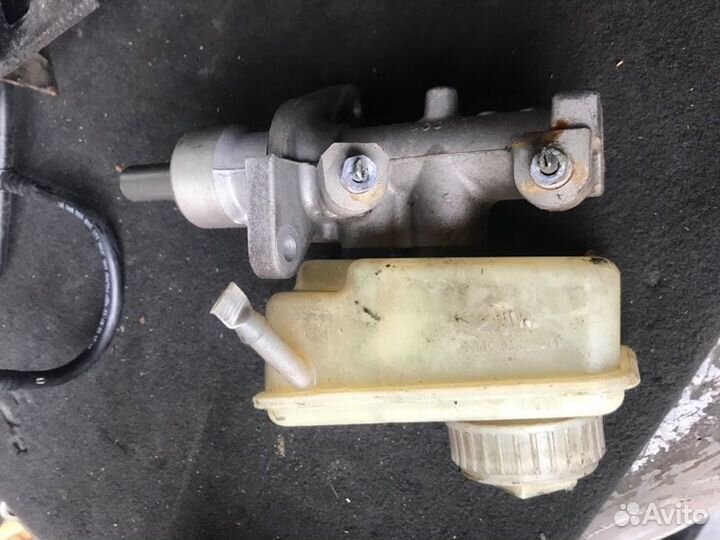Главный тормозной цилиндр Opel Omega