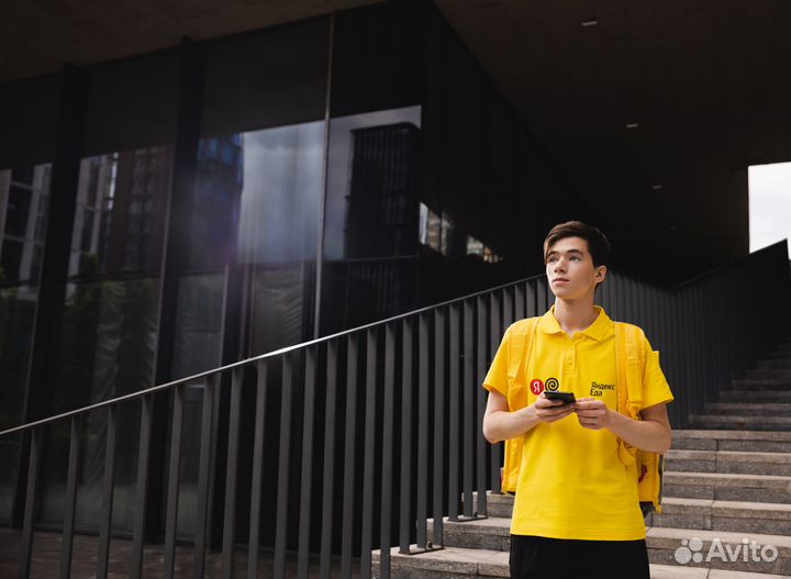 Курьер пеший с 16 лет. Курьер на автомобиле